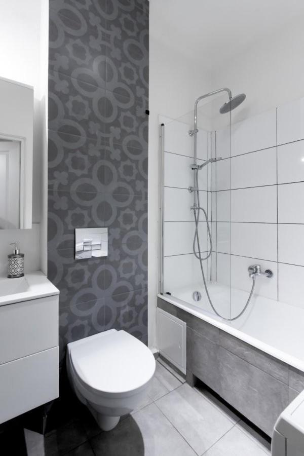Clicktheflat Avenue Place Apart Rooms Warschau Exterior foto